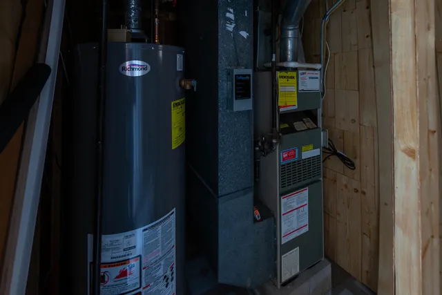 $418,000 | 2019 Gilboa Avenue, Zion, IL 60099