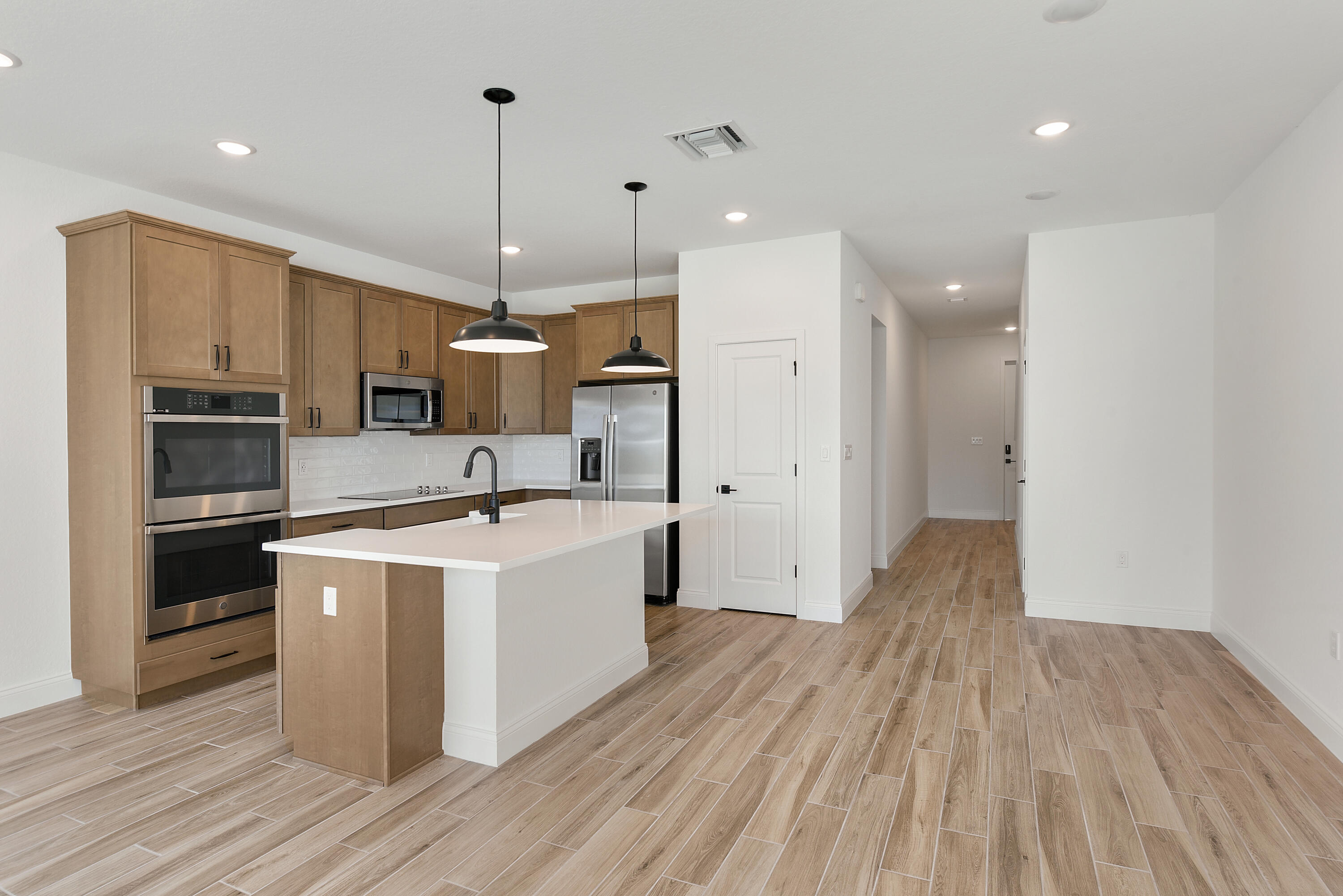 164 Southeast Birch Terrace Stuart, FL 34997 - Photo 4 of 42 164 SE Birch Ter Stuart FL-print-040-040