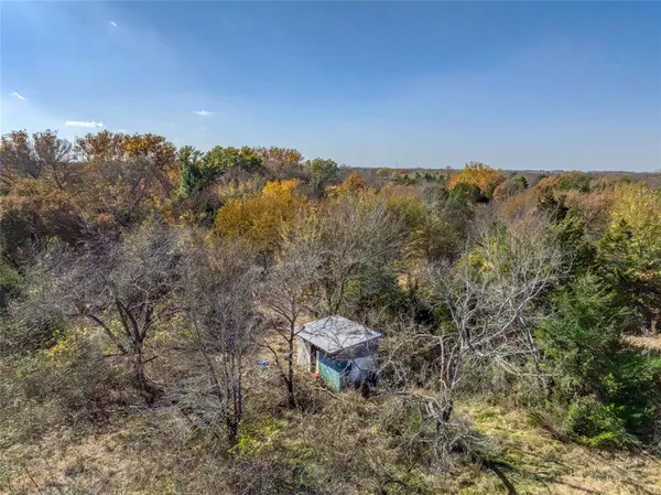 $275,000 | 2190 County Road 1215, Savoy, TX 75479