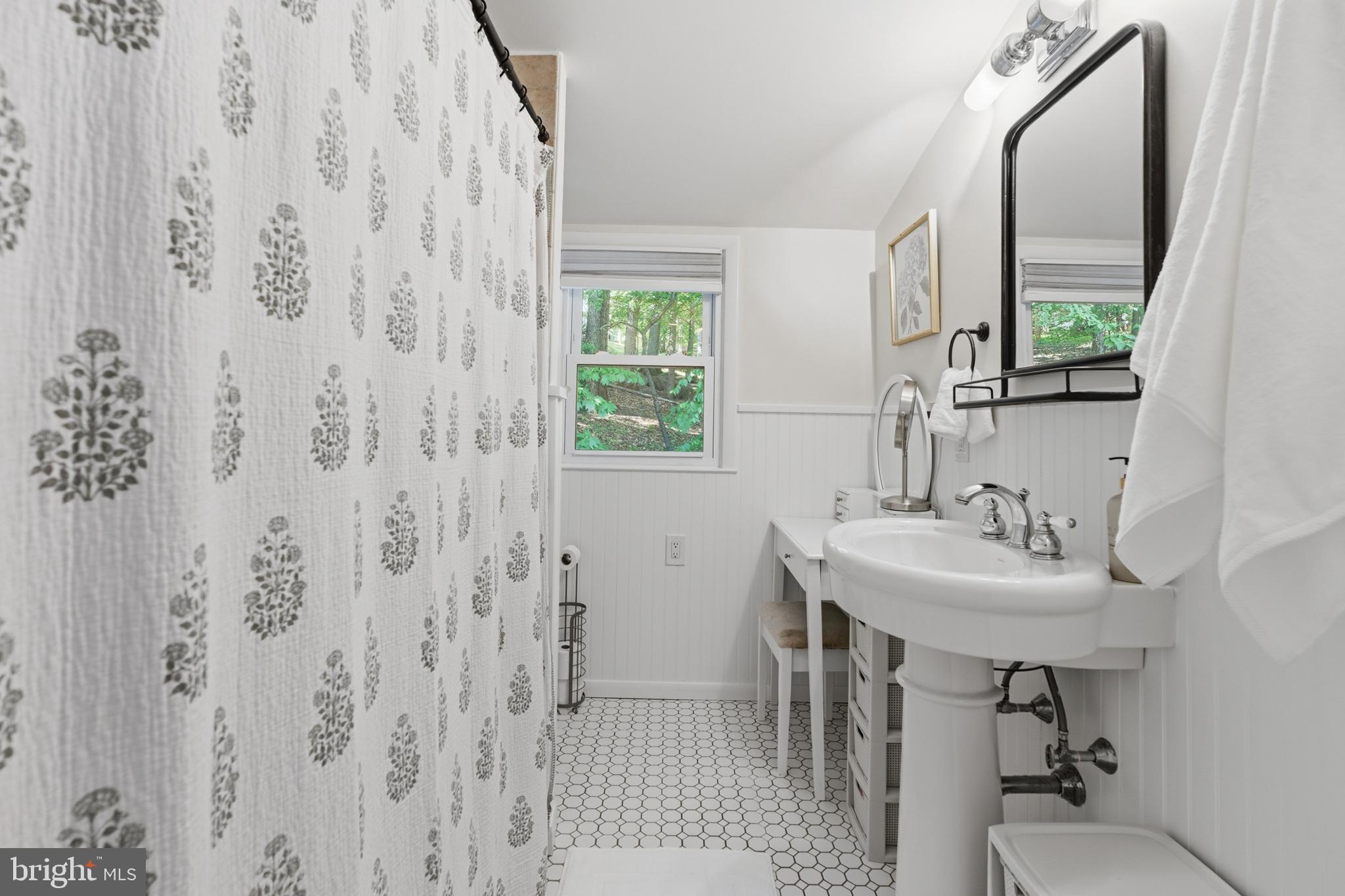 582 Forest Road Wayne, PA 19087 - Photo 28 of 44