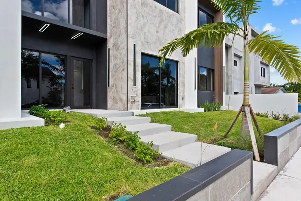 $1,777,000 | 843 Southwest 14th Court, Unit 843, Fort Lauderdale, FL 33315