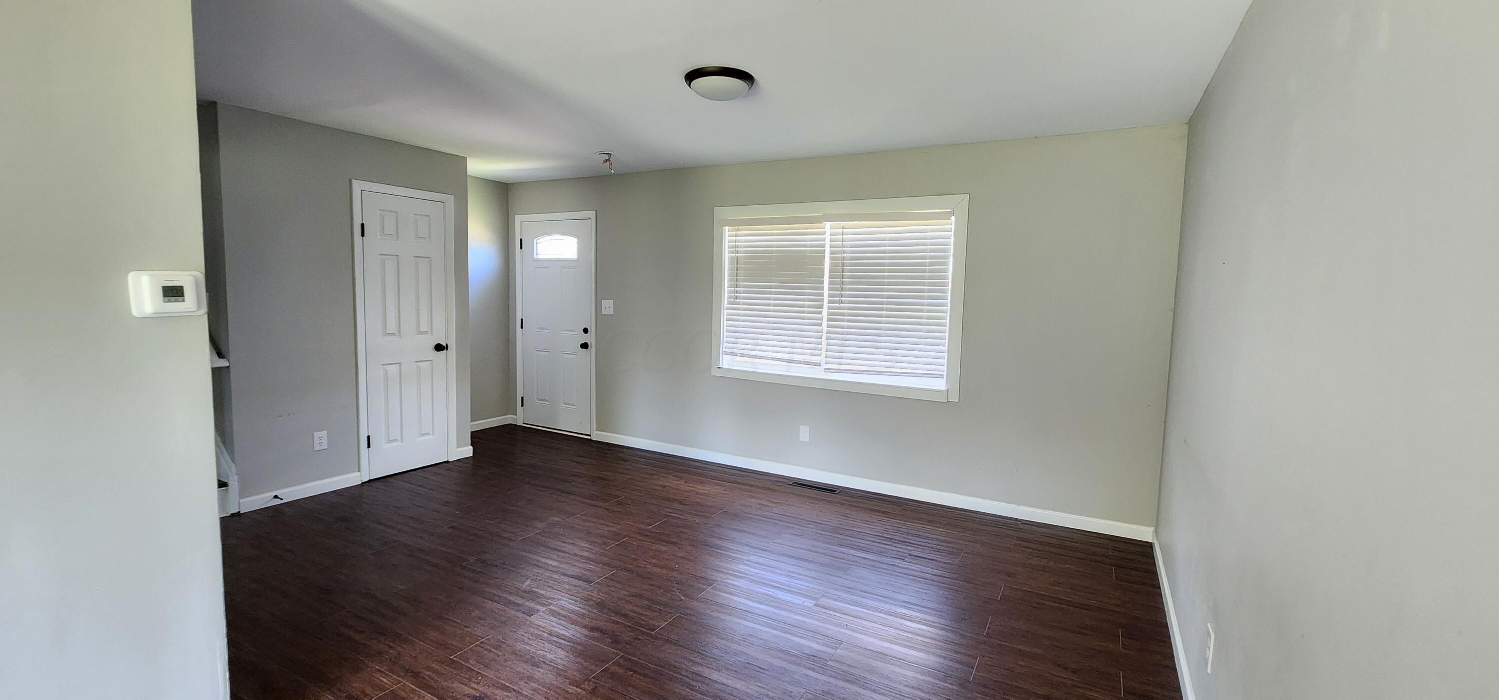 3322 Norwalk Road Columbus, OH 43207 - Photo 13 of 33 Living Room