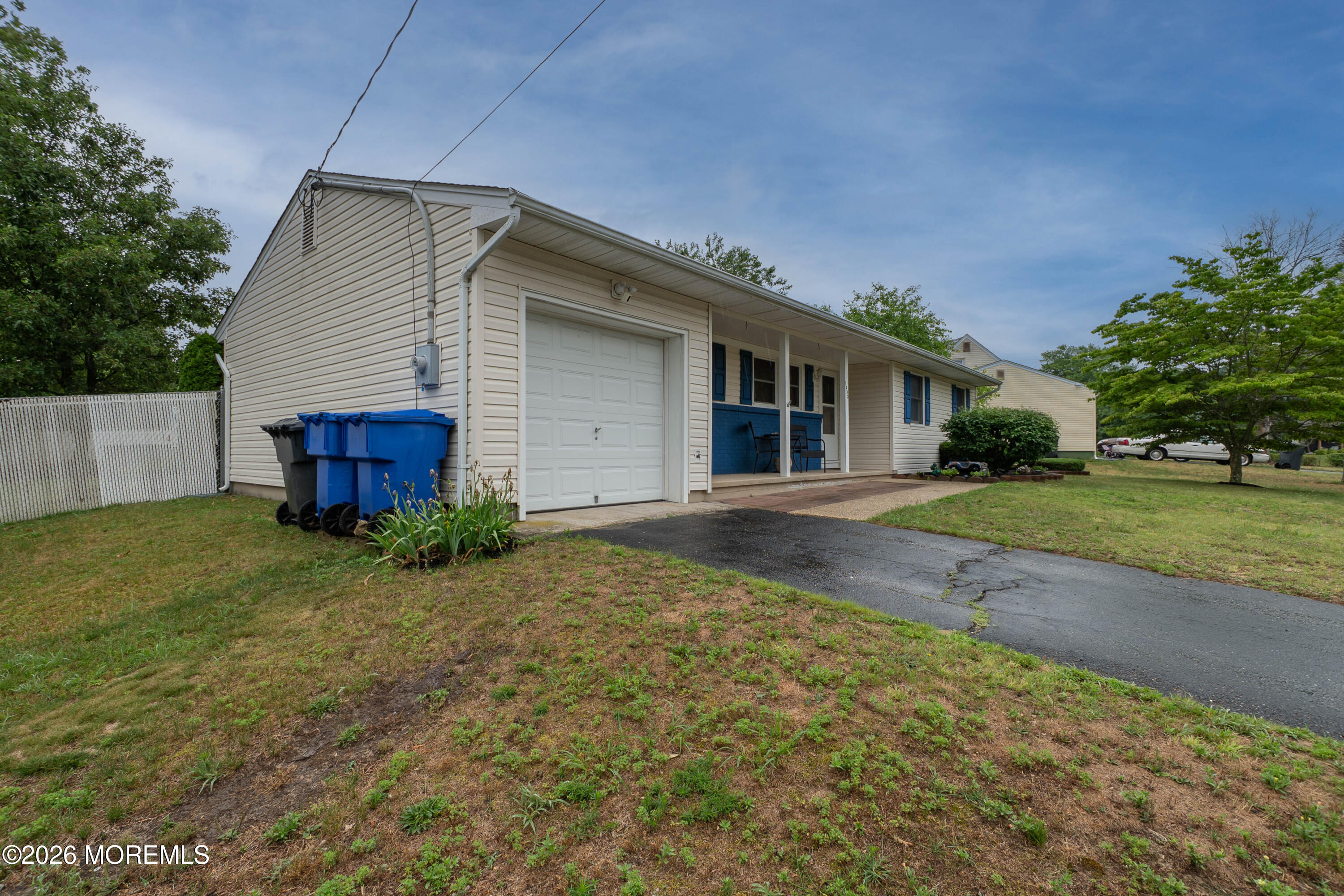 1035 Valley Stream Road Toms River, NJ 08753 - Photo 4 of 33 1035 Valley Stream--12