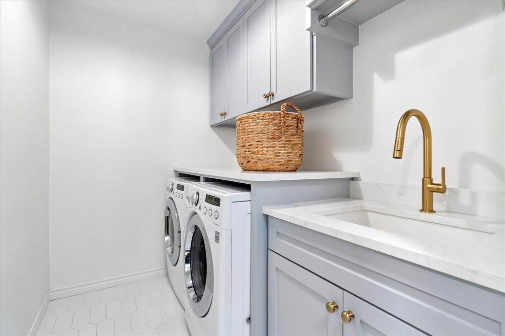 11439 Rosser Road Dallas, TX 75229 - Photo 28 of 35 a utility room with dryer and washer