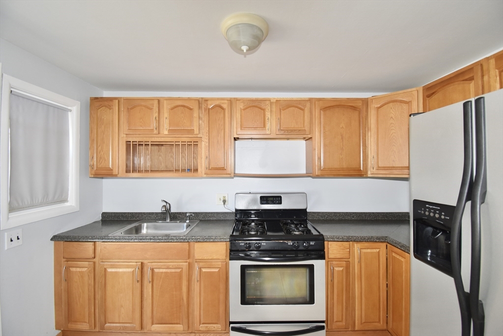 12 Manor Court, Unit 12 Springfield, MA 01118 - Photo 5 of 21