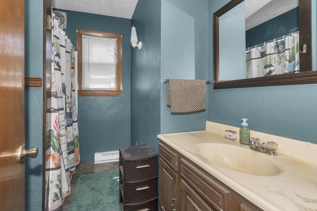 53 Calumet Road Holyoke, MA 01040 - Photo 18 of 24
