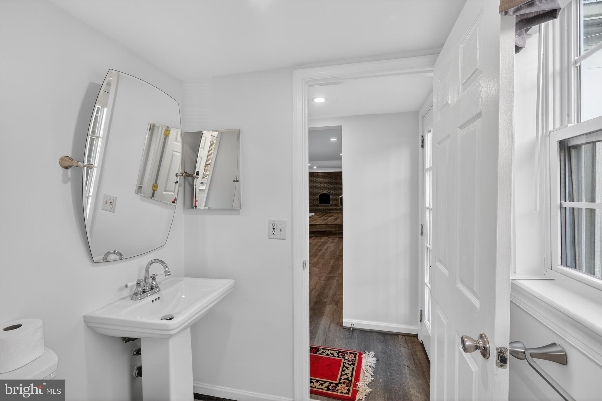 1857 Hunter Mill Road Vienna, VA 22182 - Photo 19 of 44