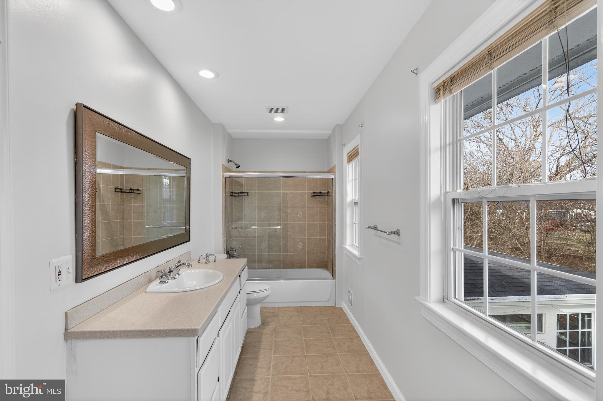 1857 Hunter Mill Road Vienna, VA 22182 - Photo 22 of 44