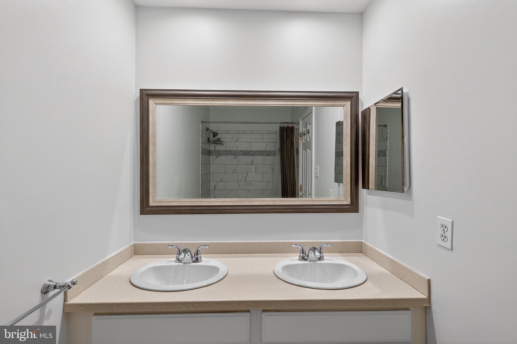 1857 Hunter Mill Road Vienna, VA 22182 - Photo 29 of 44