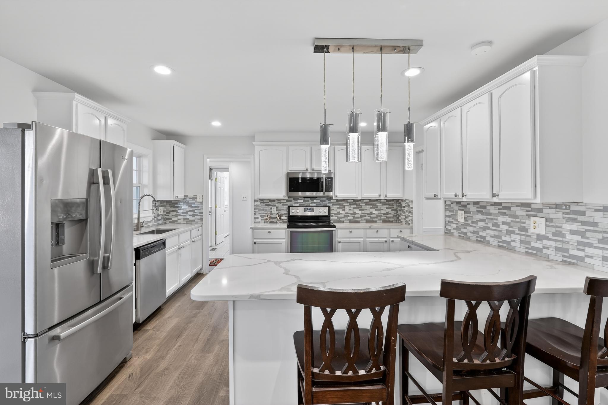 1857 Hunter Mill Road Vienna, VA 22182 - Photo 9 of 44