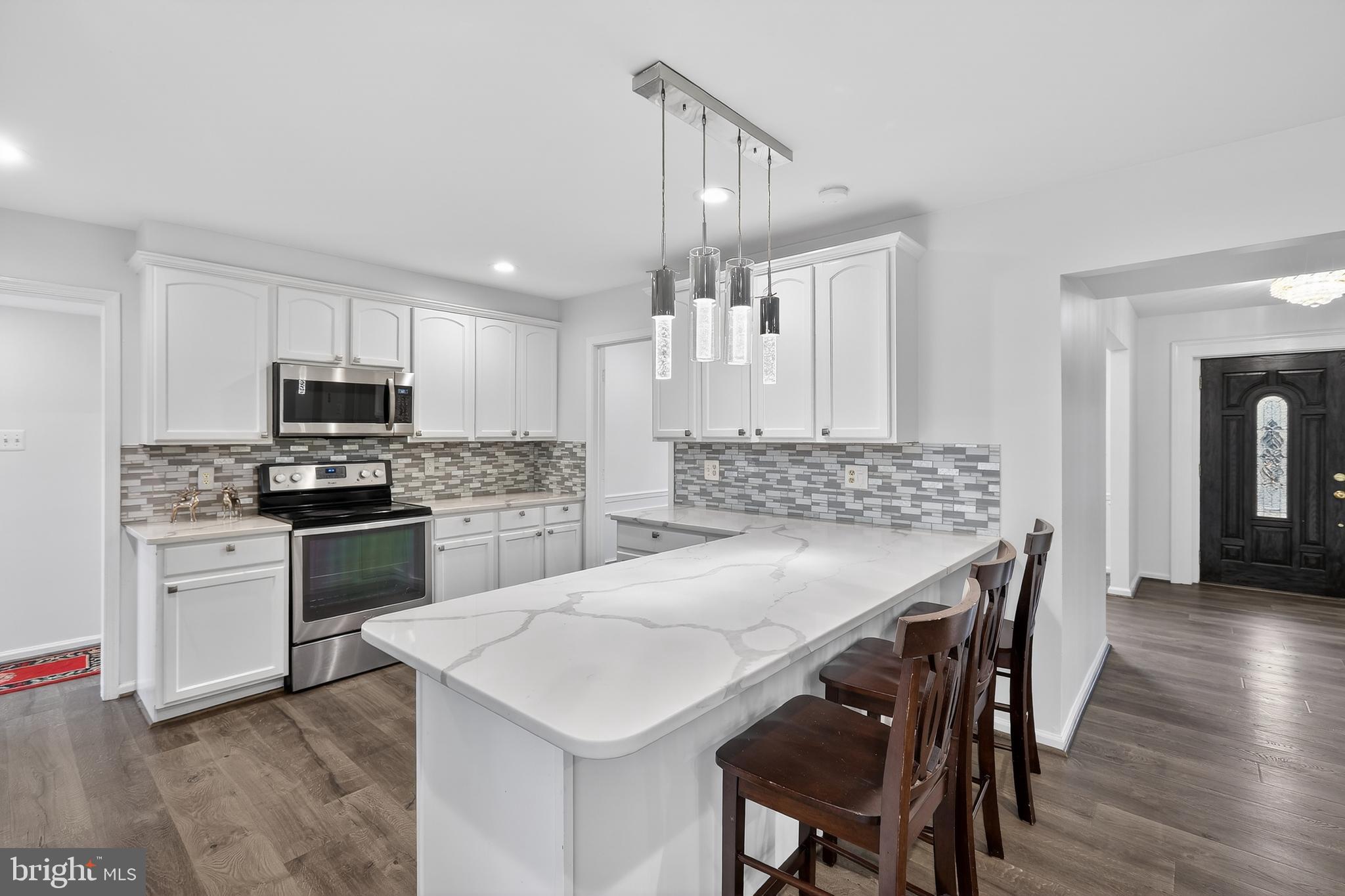 1857 Hunter Mill Road Vienna, VA 22182 - Photo 10 of 44