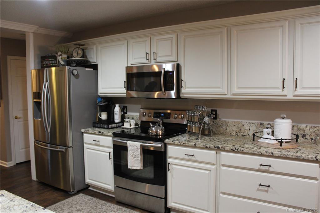 269 Farm Valley Road Fletcher, NC 28732 - Photo 4 of 31 Gallery Image 4