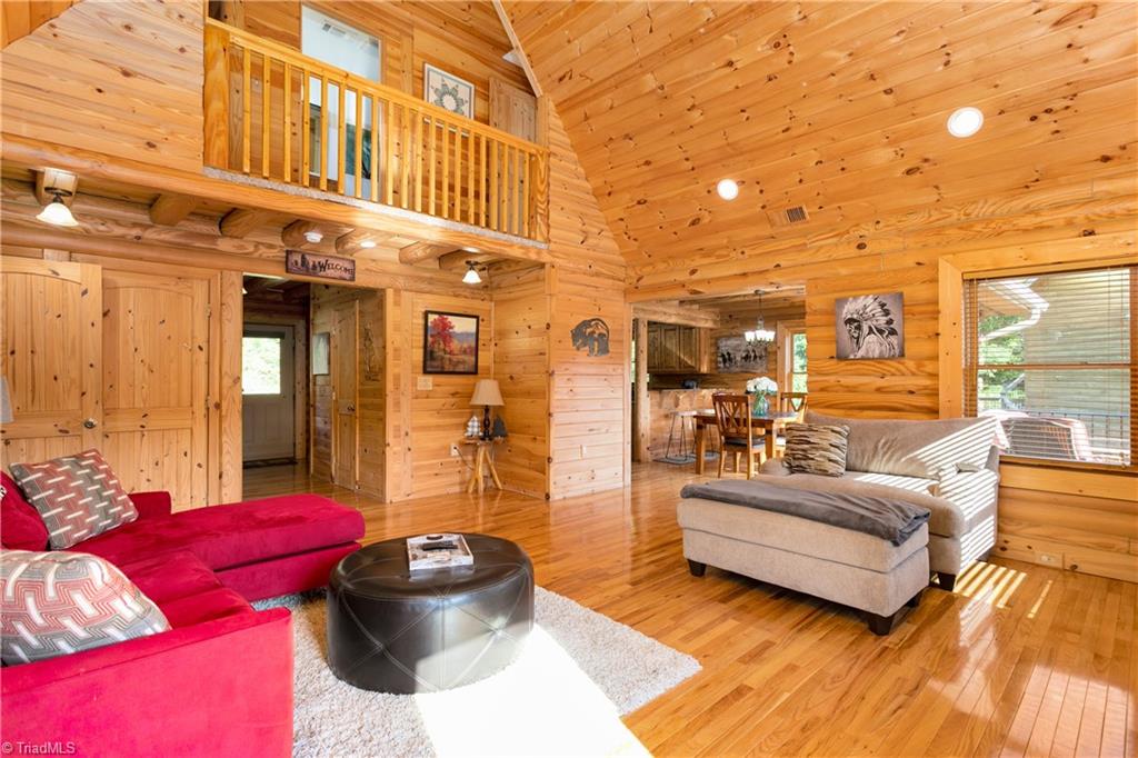 1391 Bradley Road Pinnacle, NC 27043 - Photo 8 of 32 Gallery Image 8