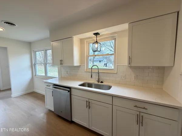 $339,900 | 7810 Brickyard Road, Powell, TN 37849