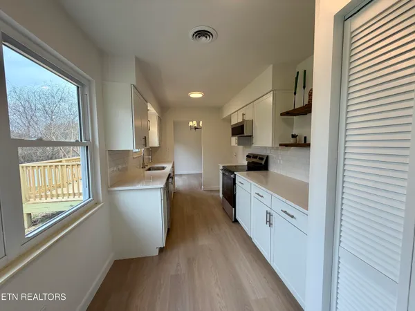 $339,900 | 7810 Brickyard Road, Powell, TN 37849