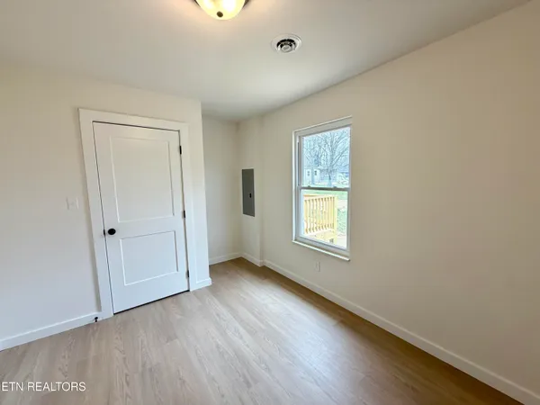 $339,900 | 7810 Brickyard Road, Powell, TN 37849