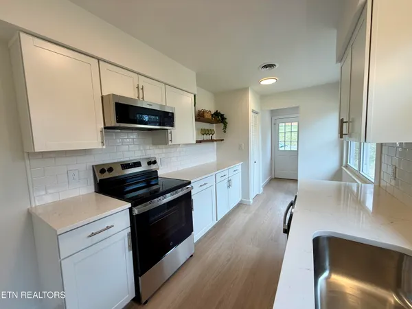 $339,900 | 7810 Brickyard Road, Powell, TN 37849
