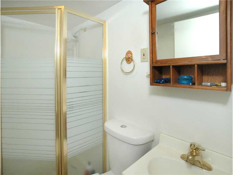 130 Seton Road Verona, PA 15147 - Photo 12 of 15 Full Bath.