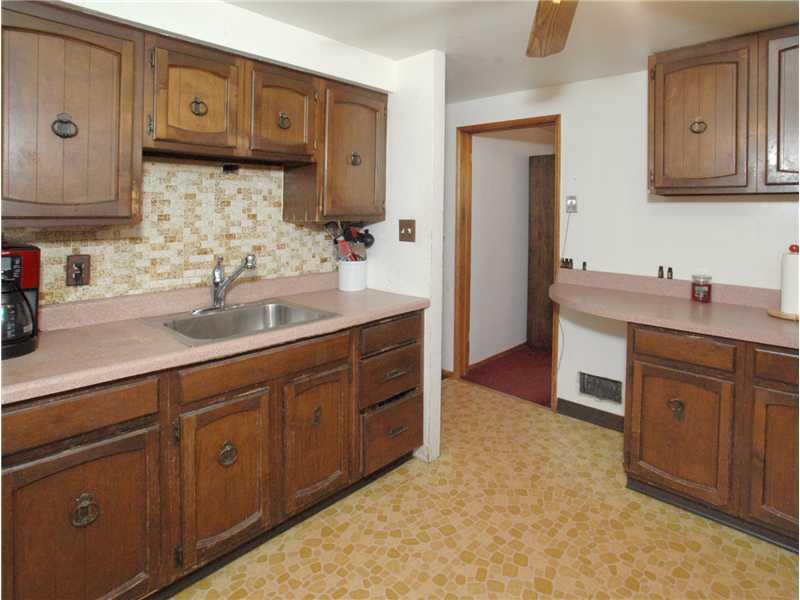 130 Seton Road Verona, PA 15147 - Photo 7 of 15 Kitchen.