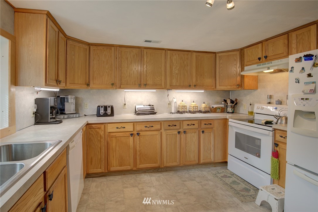 803 Clarke Road Aberdeen, WA 98520 - Photo 10 of 24 Gallery Image 10
