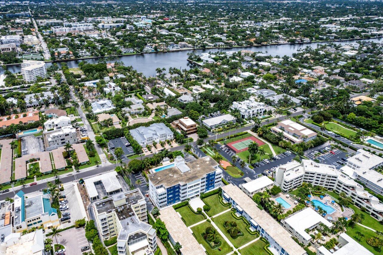 122 Andrews Avenue, Unit 2A Delray Beach, FL 33483 - Photo 38 of 39 an aerial view of residential houses with outdoor space