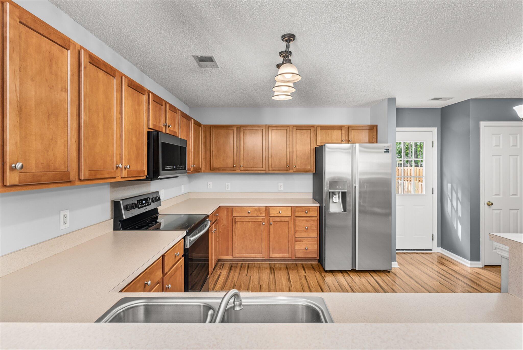 115 Avalon Road Summerville, SC 29483 - Photo 11 of 26 16-115 Avalon-16