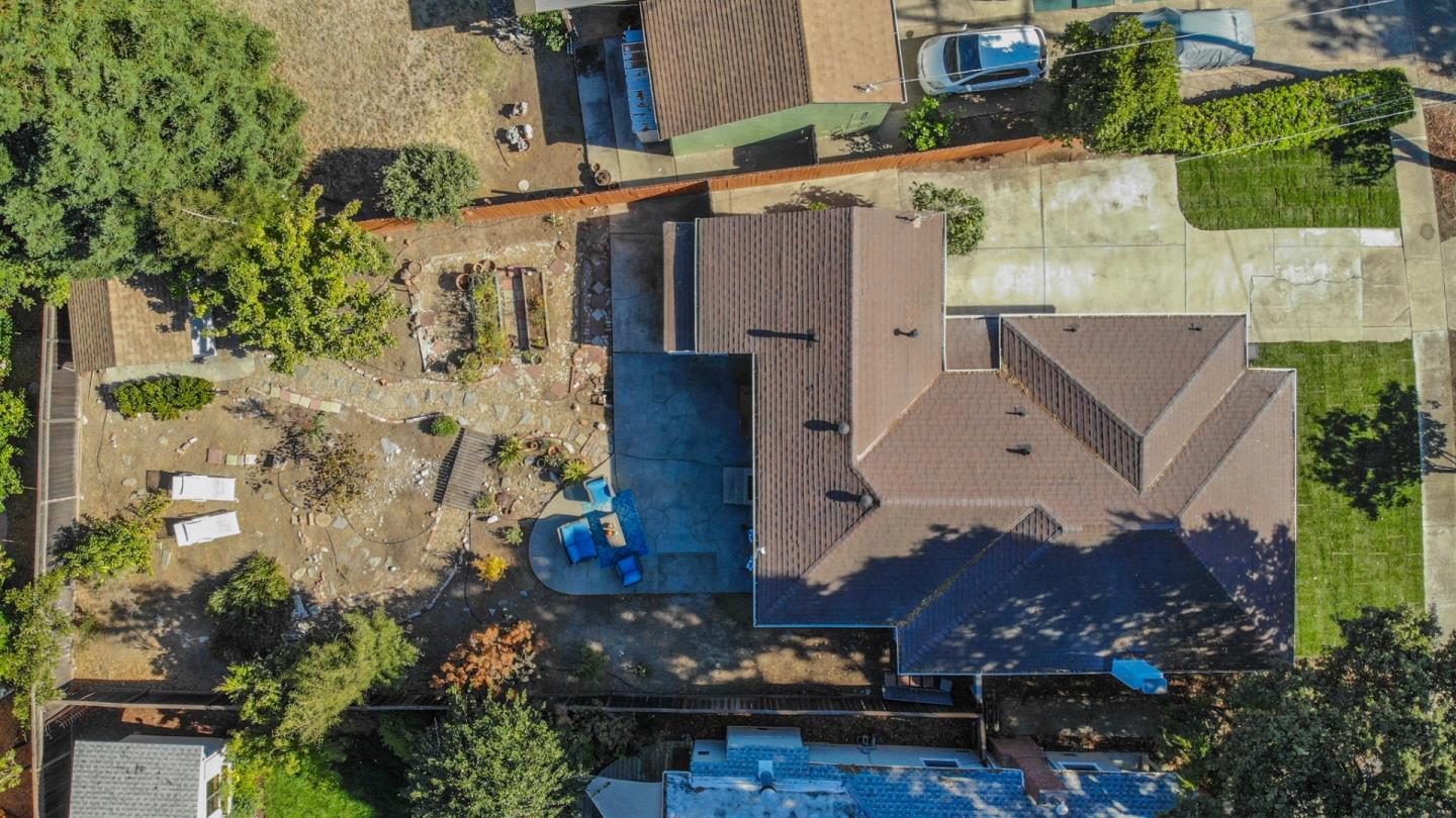 3755 Bay Road Menlo Park, CA 94025 - Photo 27 of 29 an aerial view of a house with a yard