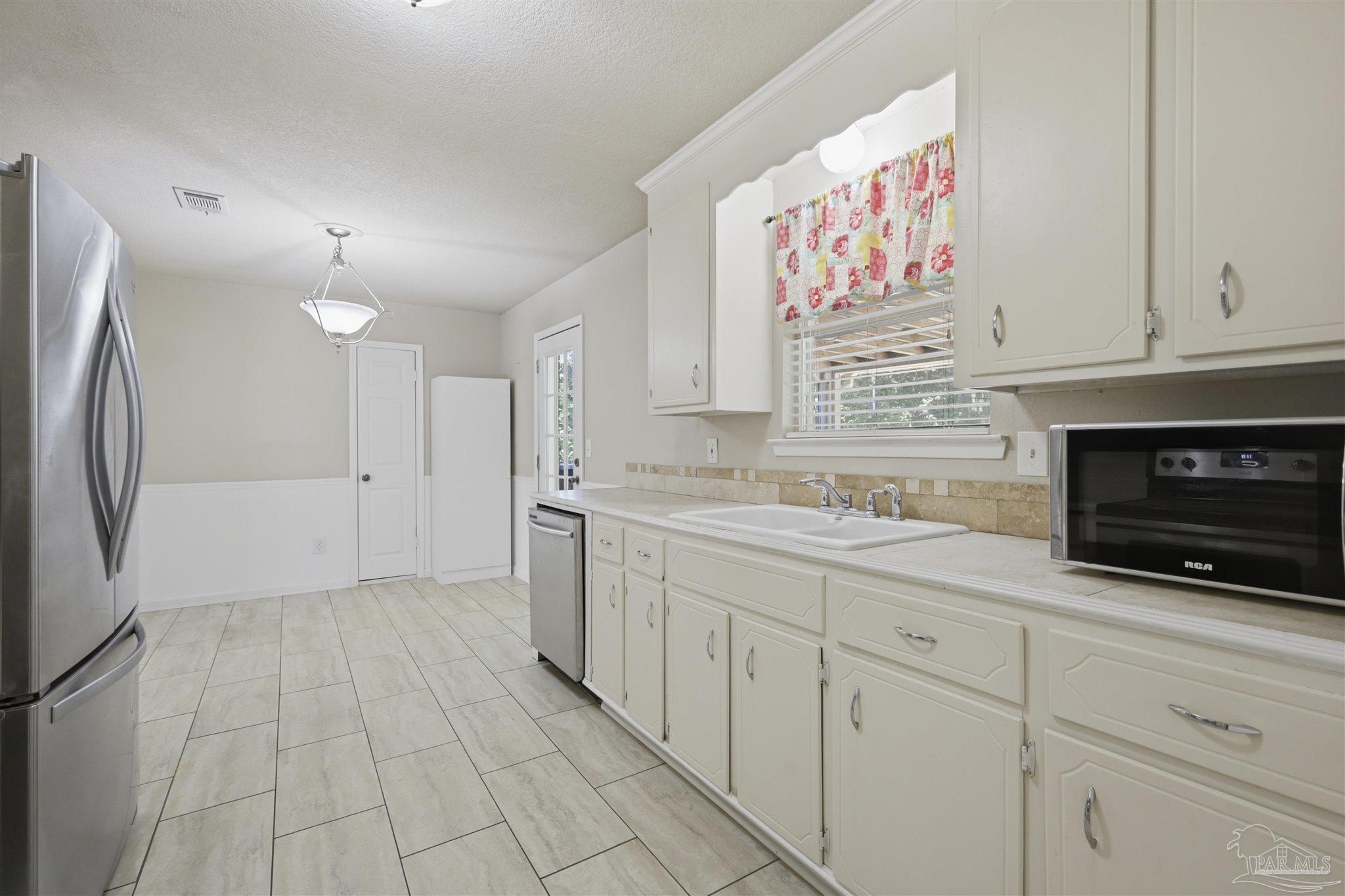 6630 Helms Road Pensacola, FL 32526 - Photo 5 of 23 Gallery Image 5