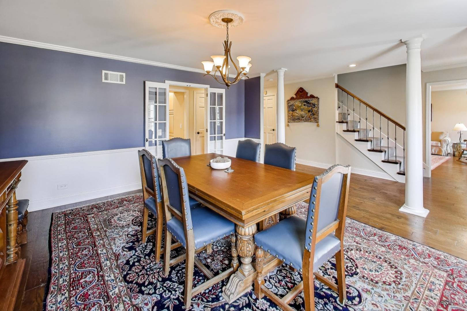 924 Stonefield Circle Inverness, IL 60067 - Photo 7 of 50 a view of a dining room with furniture