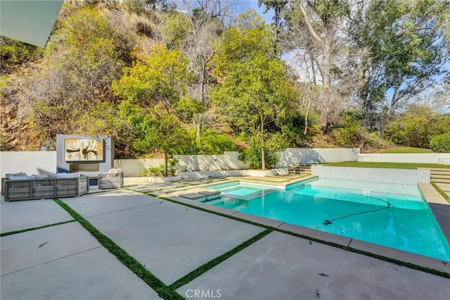 $6,670,000 | 2341 Zorada Court, Los Angeles, CA 90046