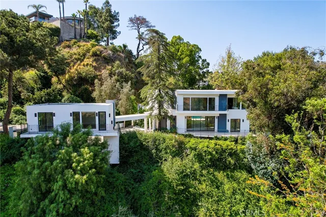 $6,670,000 | 2341 Zorada Court, Los Angeles, CA 90046