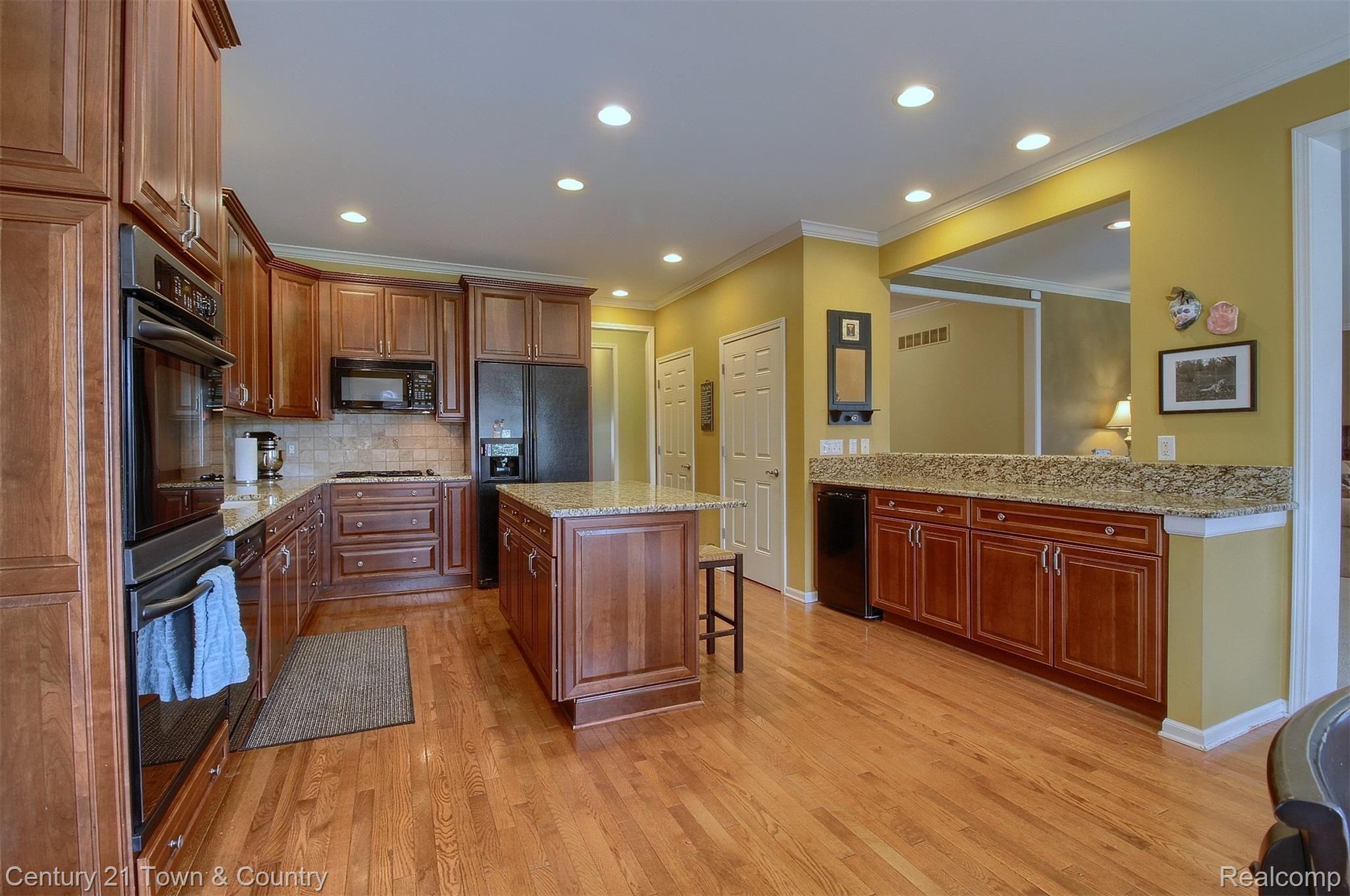 4210 Derry Court Rochester, MI 48306 - Photo 19 of 65 19-Kitchen 2nd View.jpg