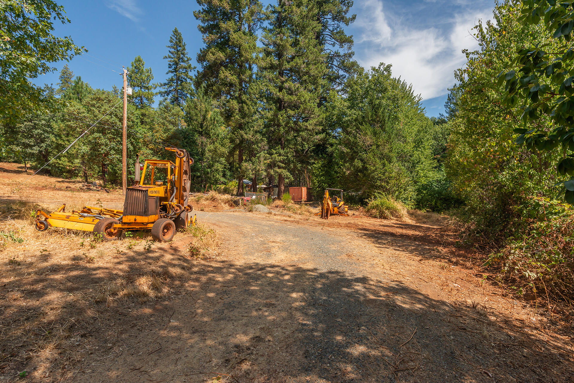 171 Conner Creek Road Junction City, CA 96048 - Photo 14 of 38 a view of a road with a building in the background