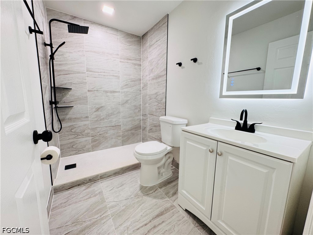 718 Rue Labeau Circle Fort Myers, FL 33913 - Photo 11 of 22