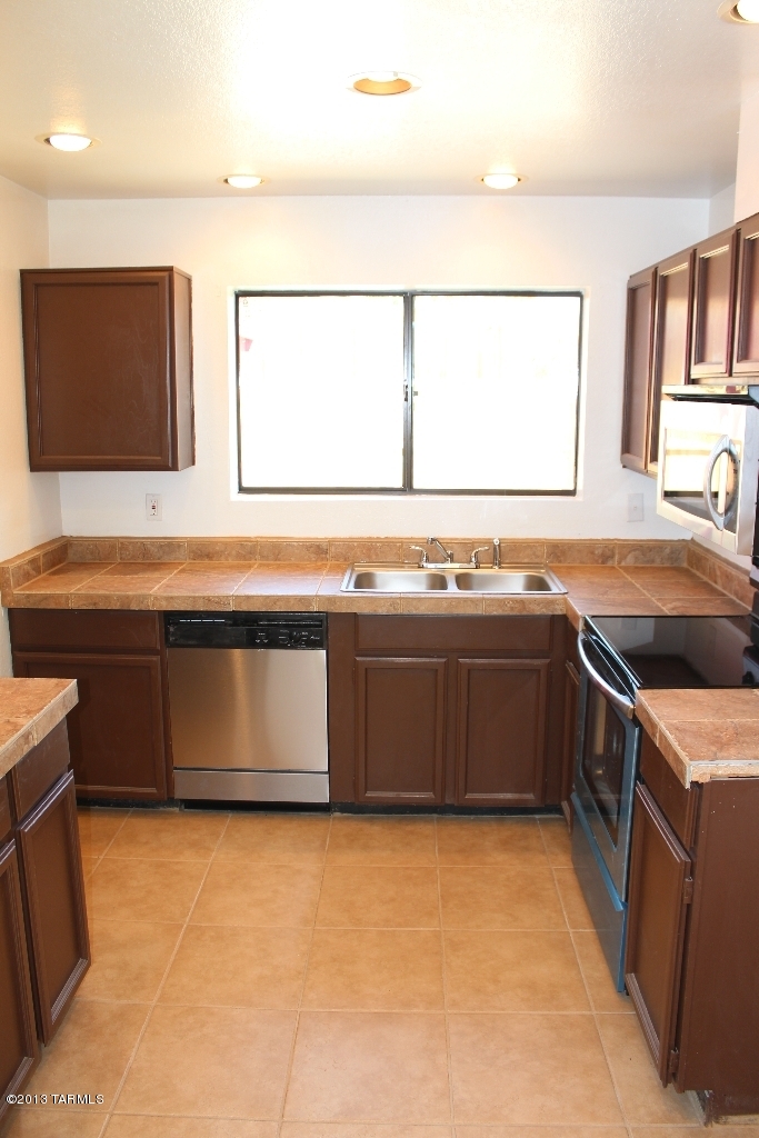 6736 North Galaxy Road Tucson, AZ 85741 - Photo 8 of 24 Gallery Image 8