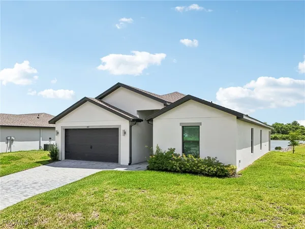 $399,900 | 835 General D MacArthur Avenue, LaBelle, FL 33935