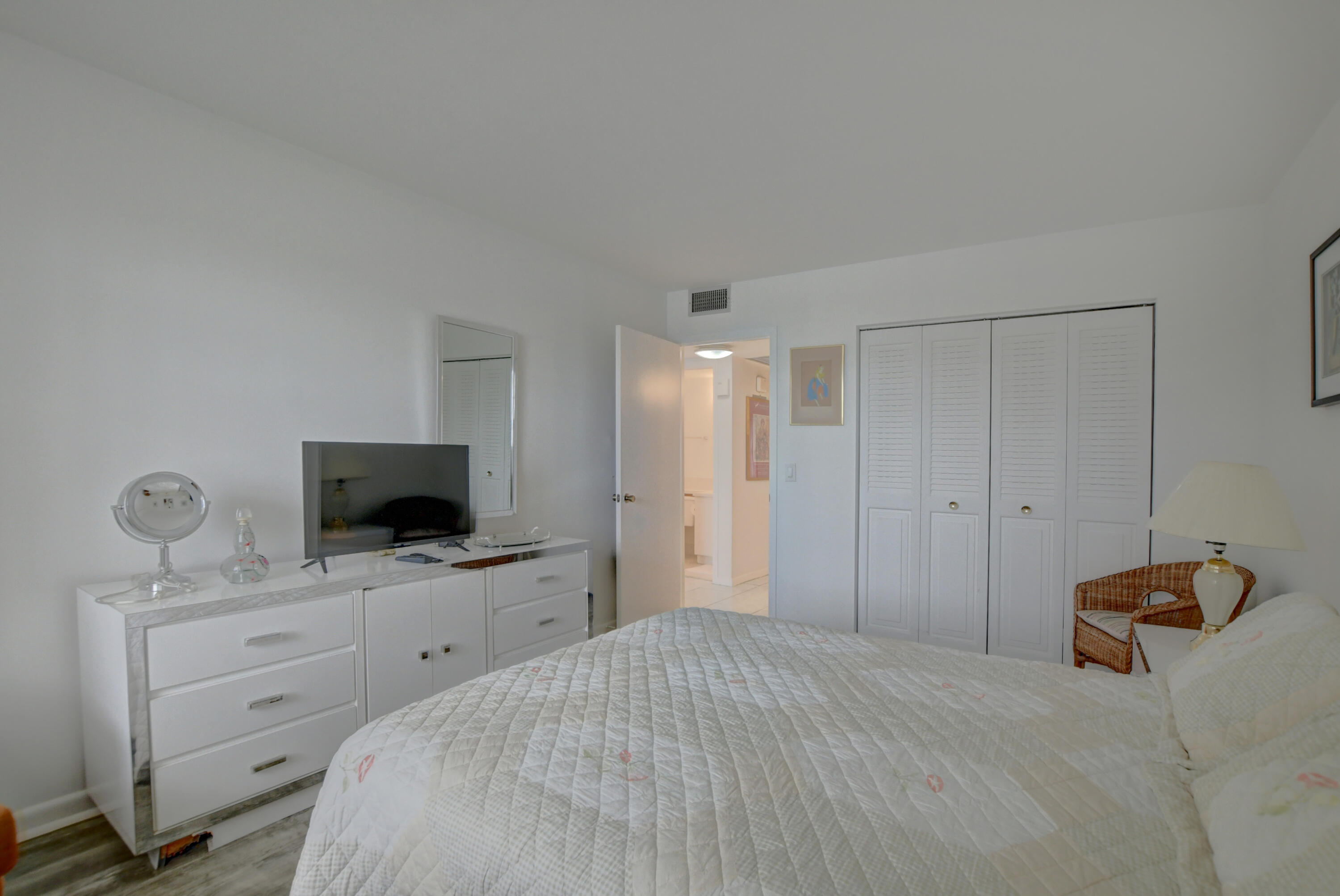 3046 Cornwall C, Unit 3046C Boca Raton, FL 33434 - Photo 13 of 71 13_ebf_3701_2_3_4_5