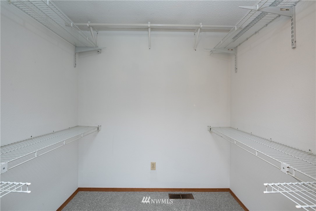 11830 Northeast 156th Street Bothell, WA 98011 - Photo 14 of 37 Gallery Image 14