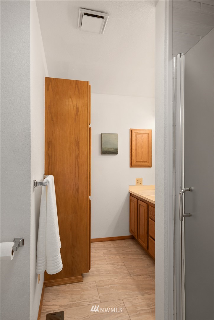 11830 Northeast 156th Street Bothell, WA 98011 - Photo 15 of 37 Gallery Image 15