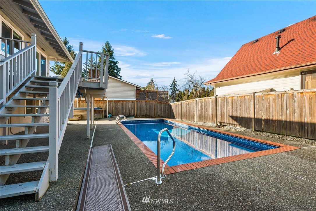 11830 Northeast 156th Street Bothell, WA 98011 - Photo 28 of 37 Gallery Image 28