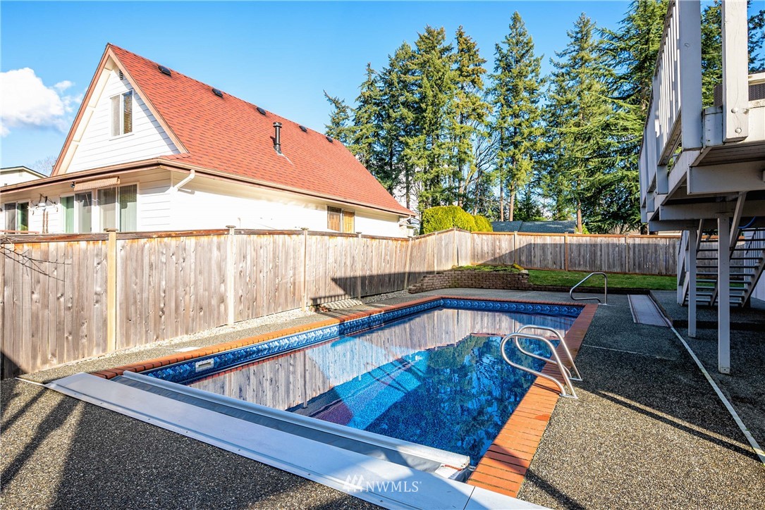 11830 Northeast 156th Street Bothell, WA 98011 - Photo 30 of 37 Gallery Image 30