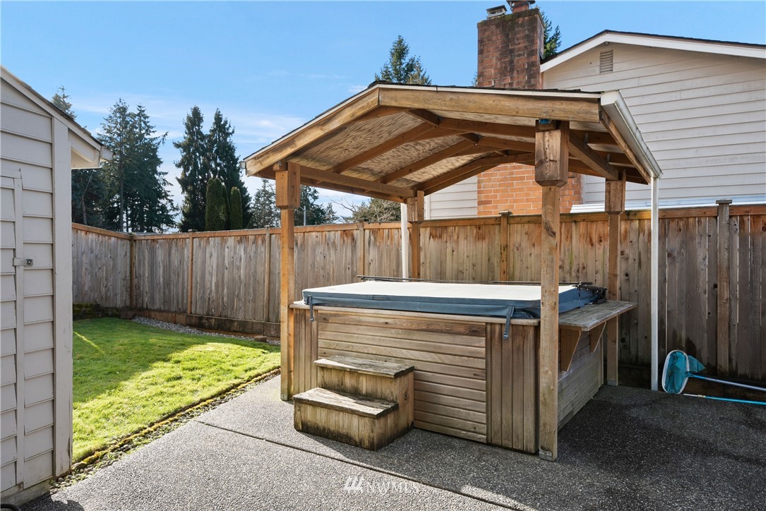 11830 Northeast 156th Street Bothell, WA 98011 - Photo 31 of 37 Gallery Image 31