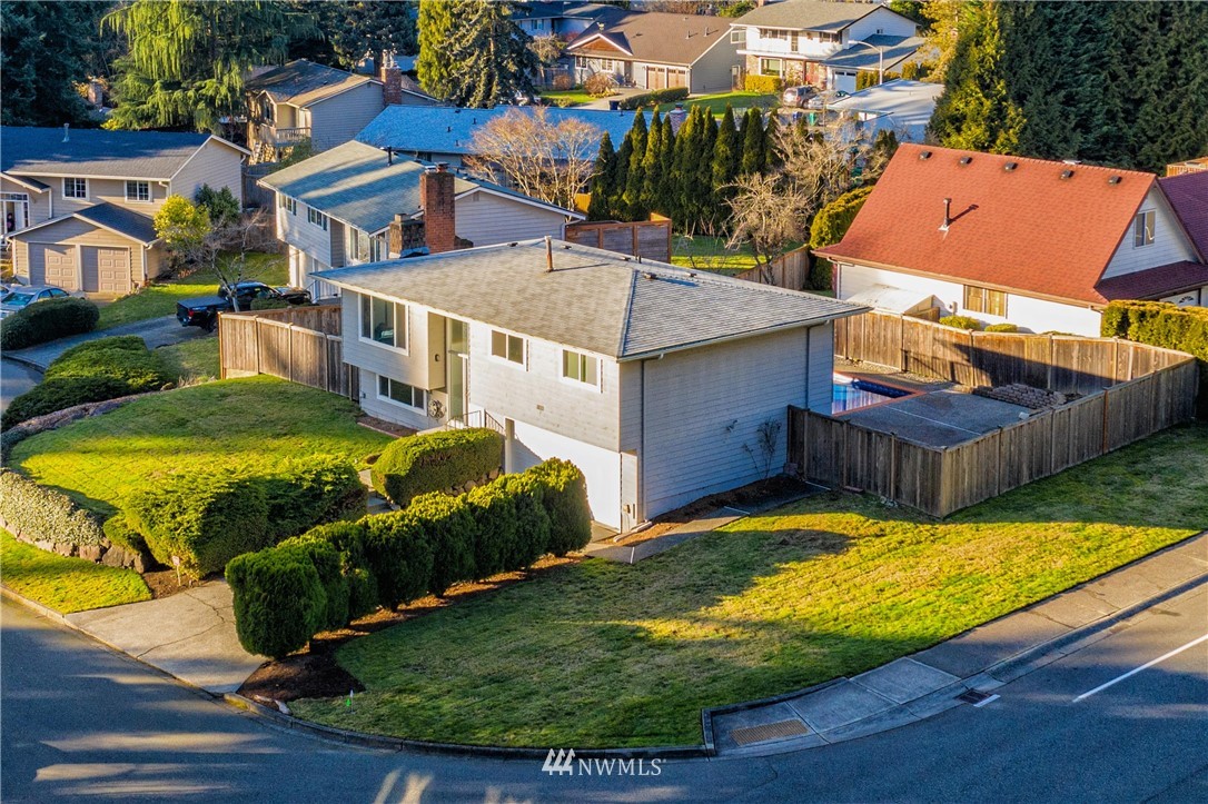 11830 Northeast 156th Street Bothell, WA 98011 - Photo 33 of 37 Gallery Image 33