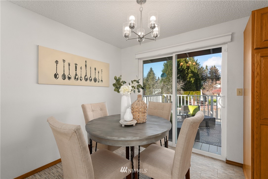 11830 Northeast 156th Street Bothell, WA 98011 - Photo 5 of 37 Gallery Image 5