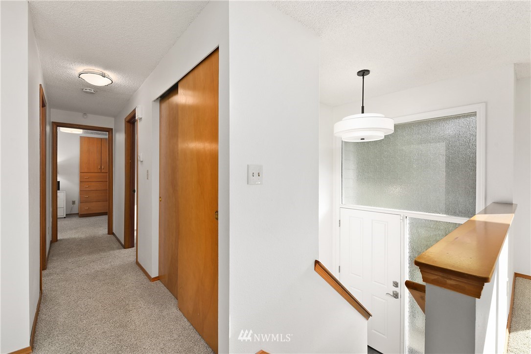 11830 Northeast 156th Street Bothell, WA 98011 - Photo 9 of 37 Gallery Image 9