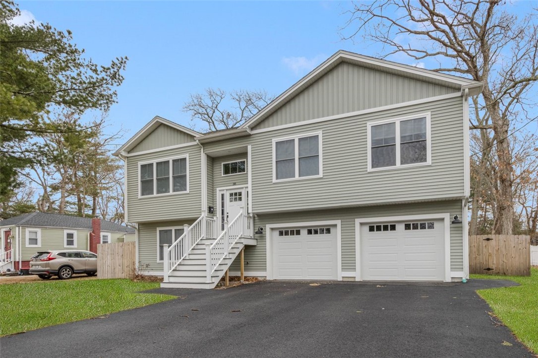 38 Overbrook Avenue Warwick, RI 02889 - Photo 2 of 41
