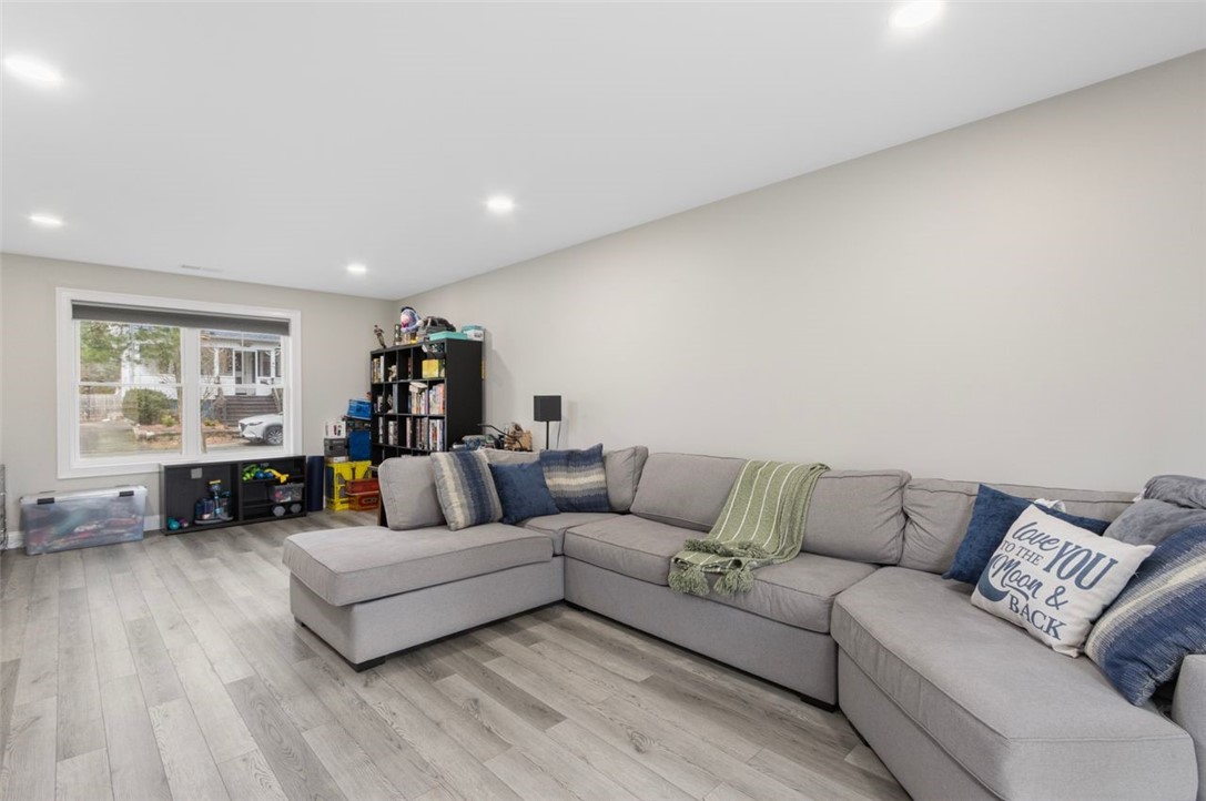 38 Overbrook Avenue Warwick, RI 02889 - Photo 29 of 41