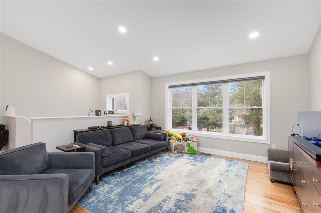 38 Overbrook Avenue Warwick, RI 02889 - Photo 6 of 41