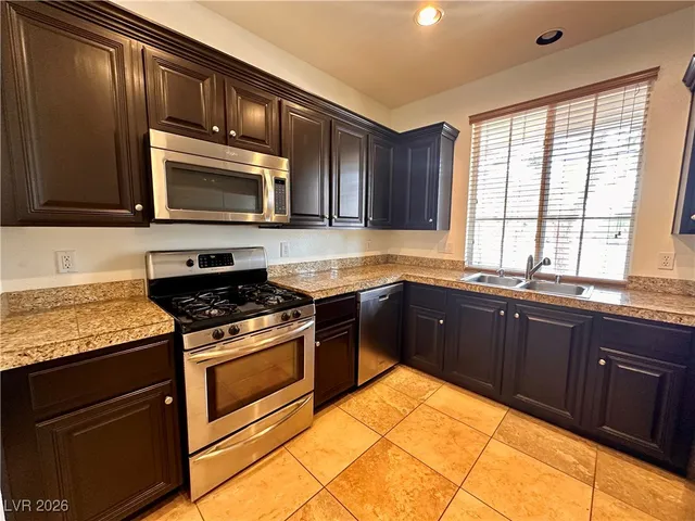 $2,250 | 8465 Adams Grove Street, Las Vegas, NV 89139