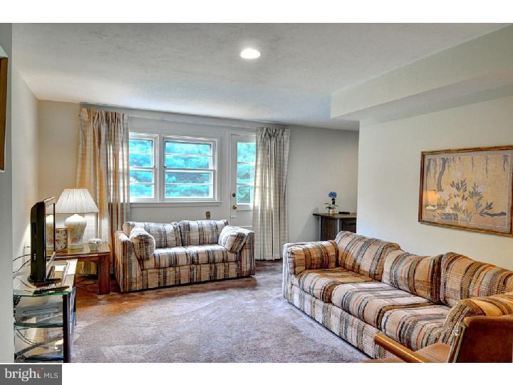 502 Howard Road Cherry Hill, NJ 08034 - Photo 11 of 20 Family Room
